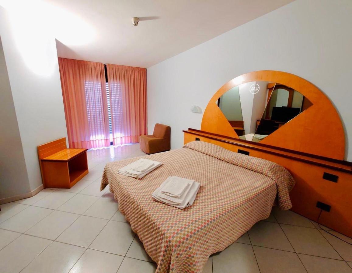 Hotel Solaris Casalbordino Exterior foto
